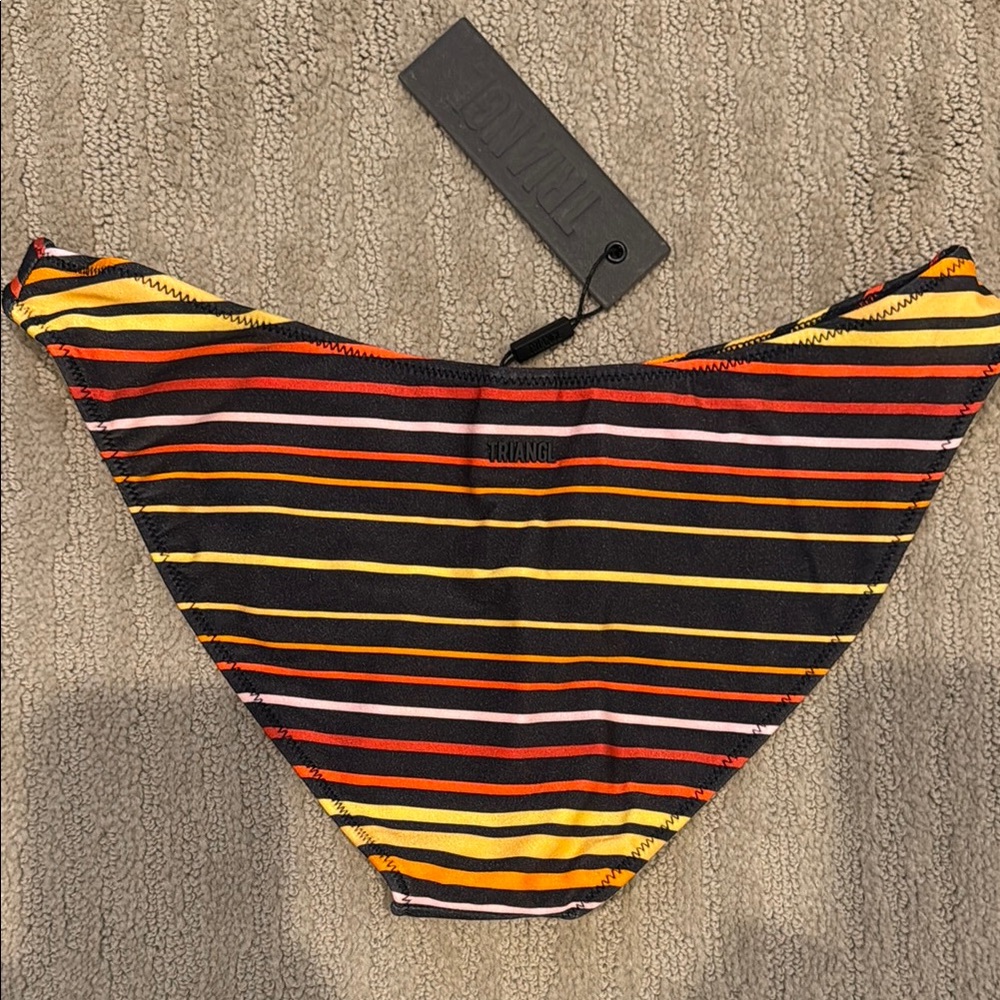 TRIANGL Bottom L - Picture 2 of 5